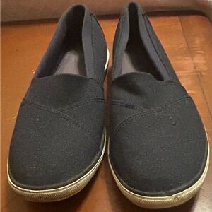 Grasshopper tennis shoes